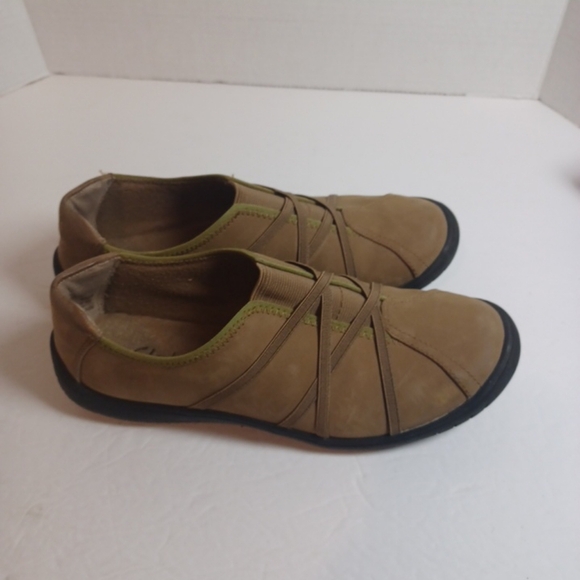 Clarks Shoes - Clarks Suede Slip On‎ Loafers Women's 8